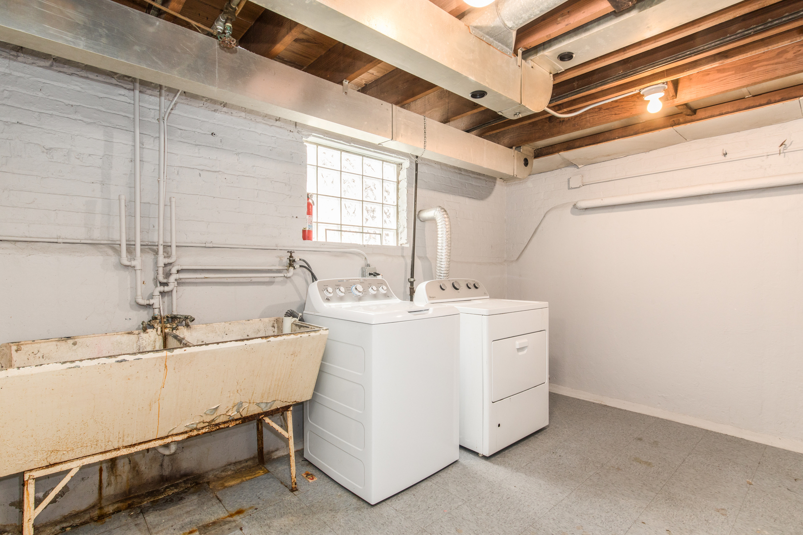 5158 W Carmen Avenue, Chicago, IL 60630