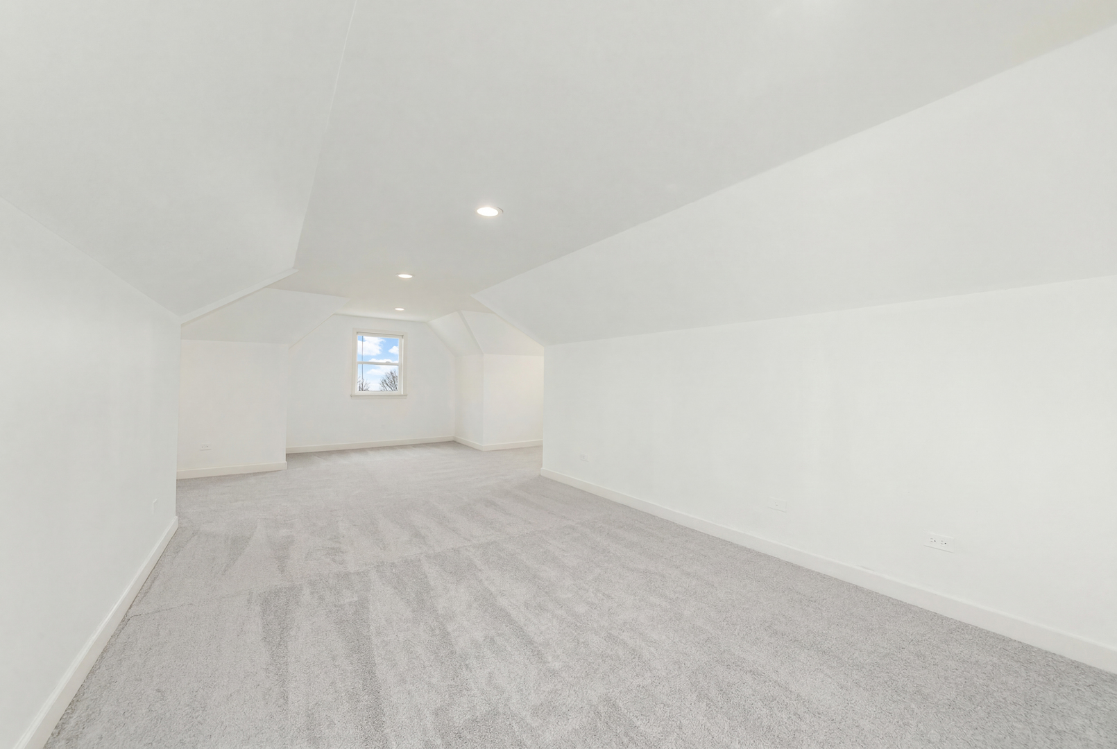 5158 W Carmen Avenue, Chicago, IL 60630