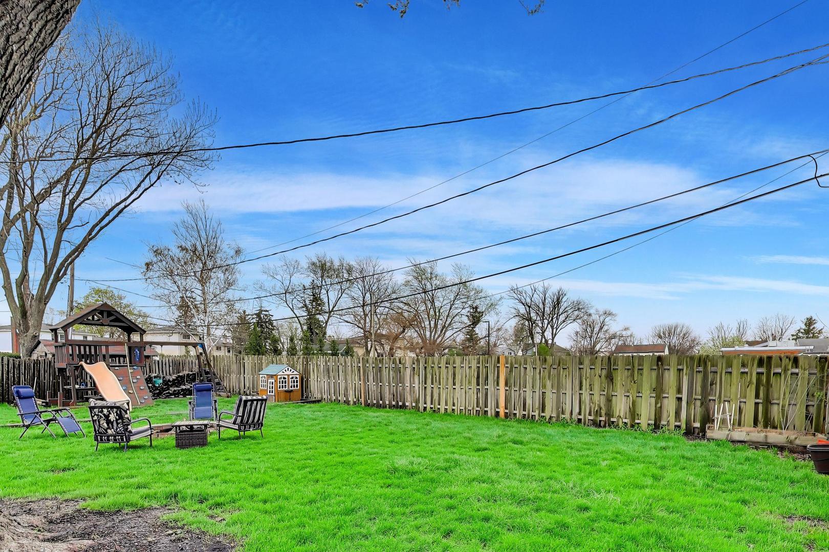 1605 W Lexington Drive, Arlington Heights, IL 60004