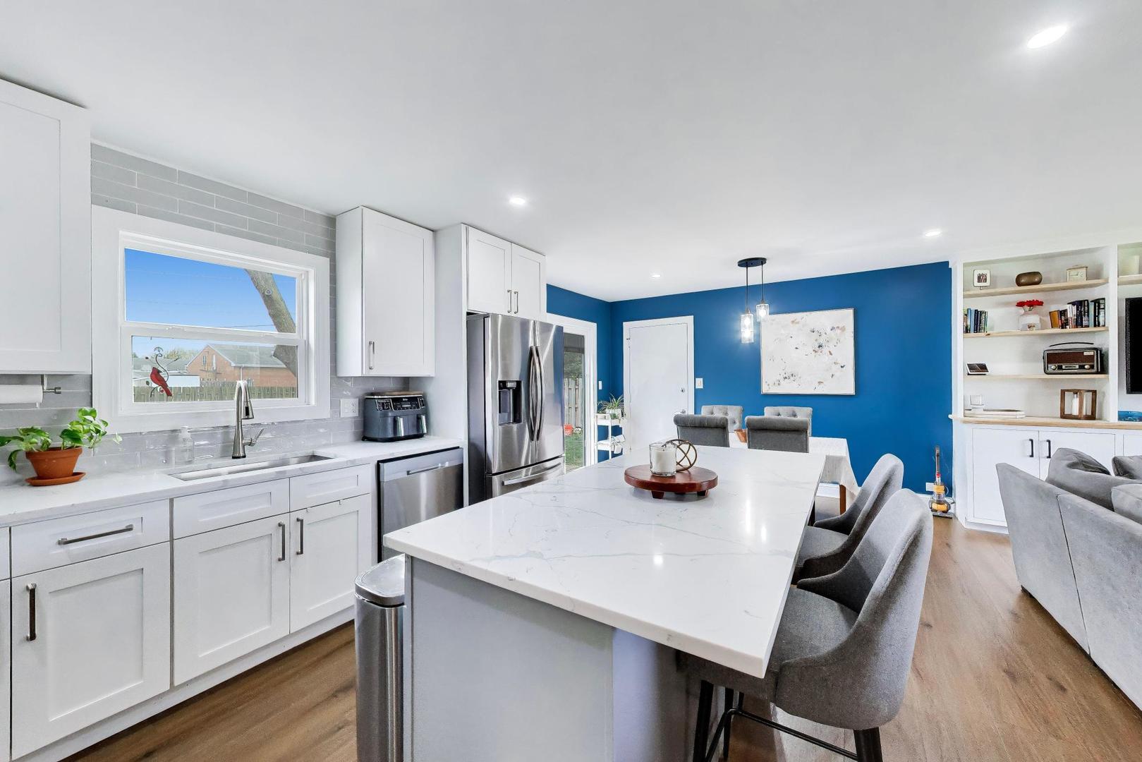 1605 W Lexington Drive, Arlington Heights, IL 60004