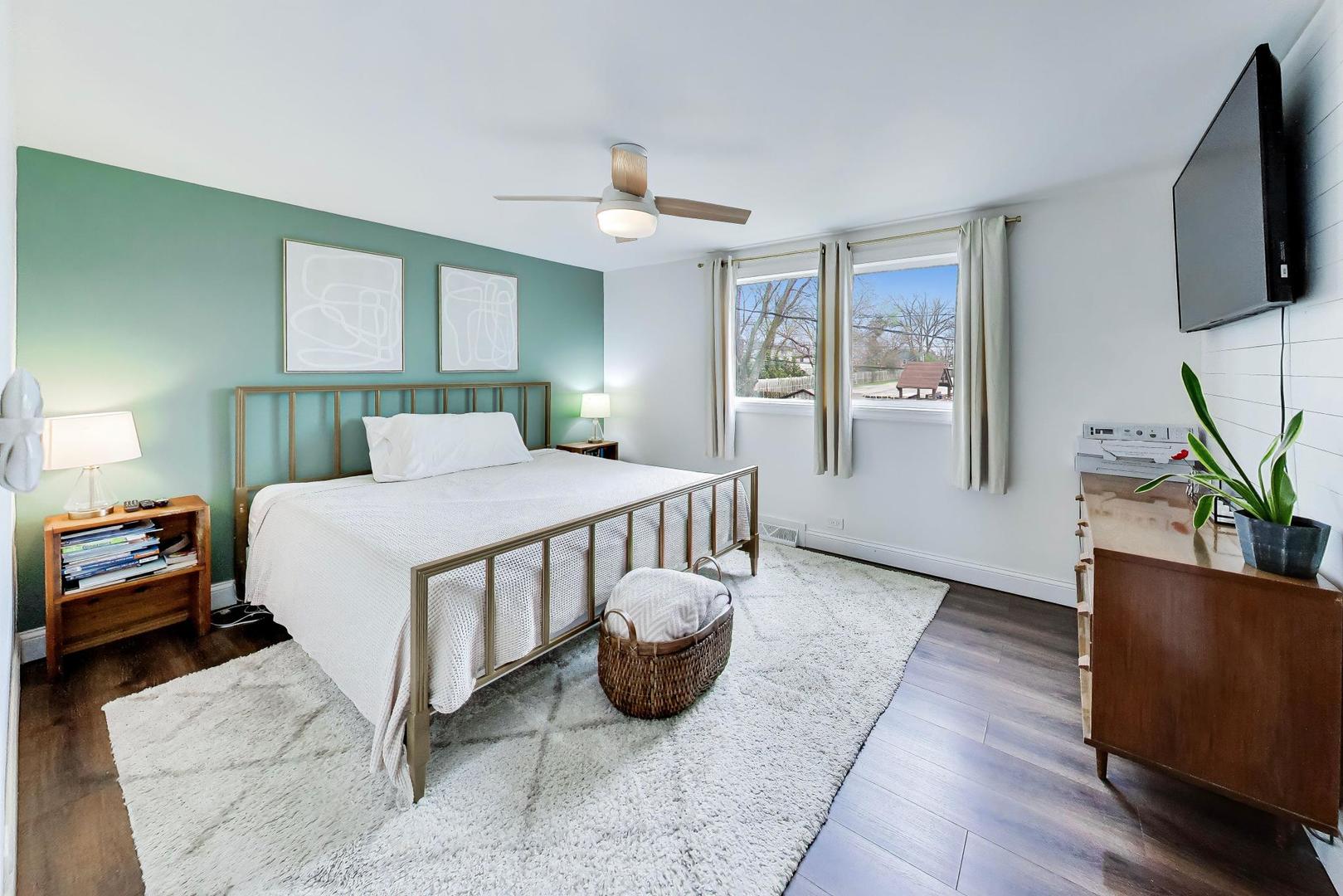 1605 W Lexington Drive, Arlington Heights, IL 60004