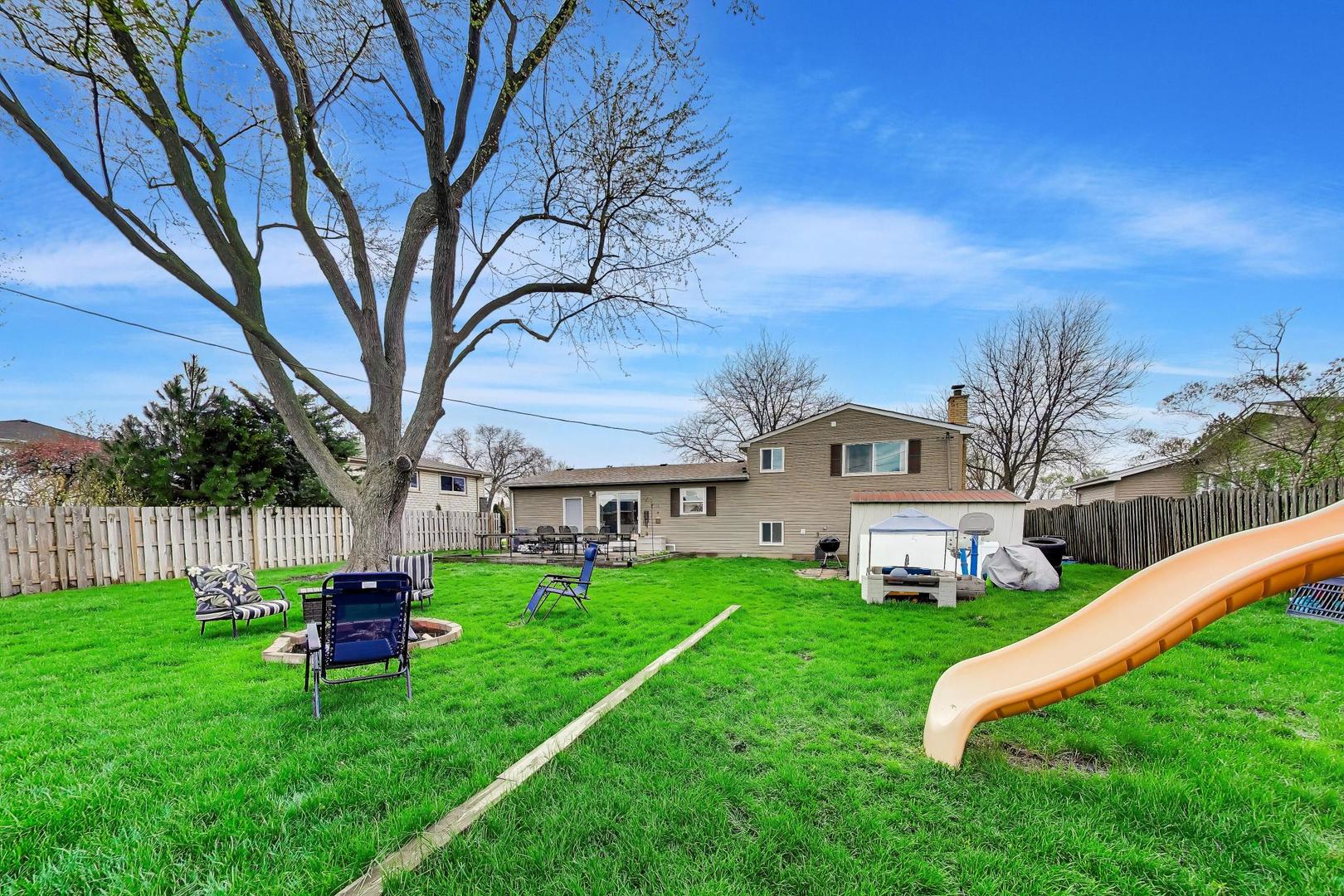 1605 W Lexington Drive, Arlington Heights, IL 60004