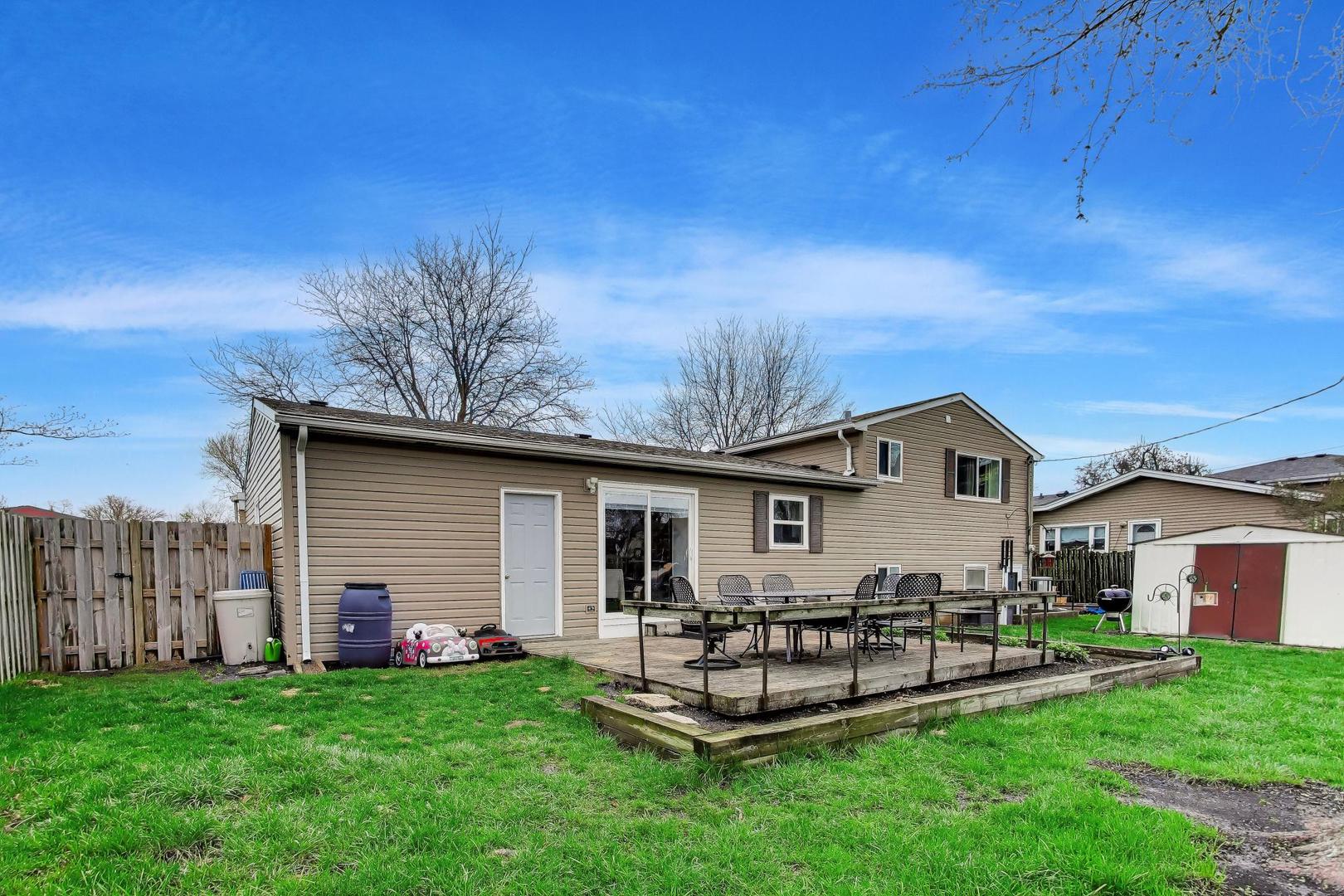 1605 W Lexington Drive, Arlington Heights, IL 60004