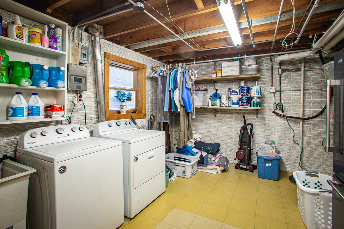 1500 Bates Lane, Schaumburg, IL 60193