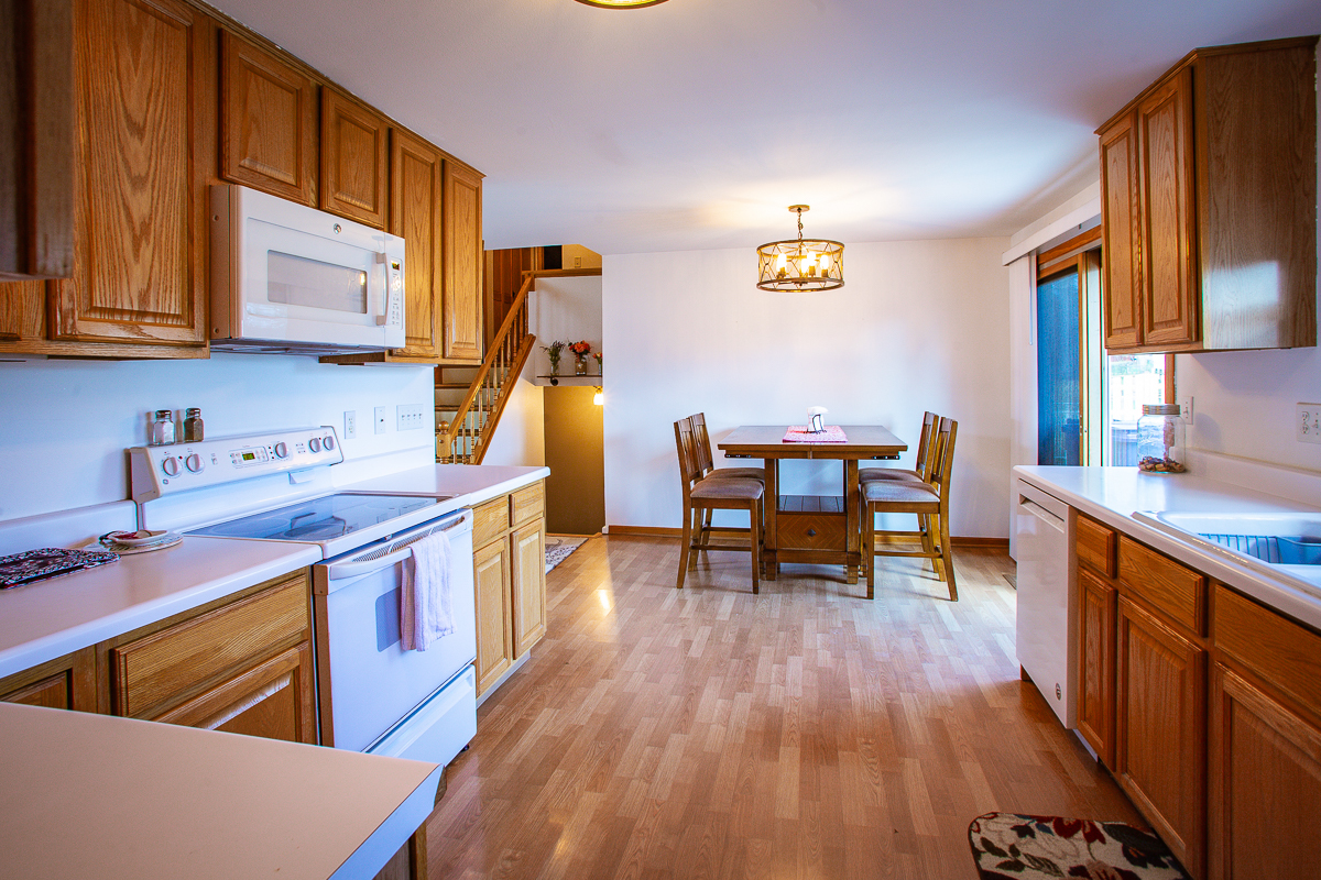 1500 Bates Lane, Schaumburg, IL 60193