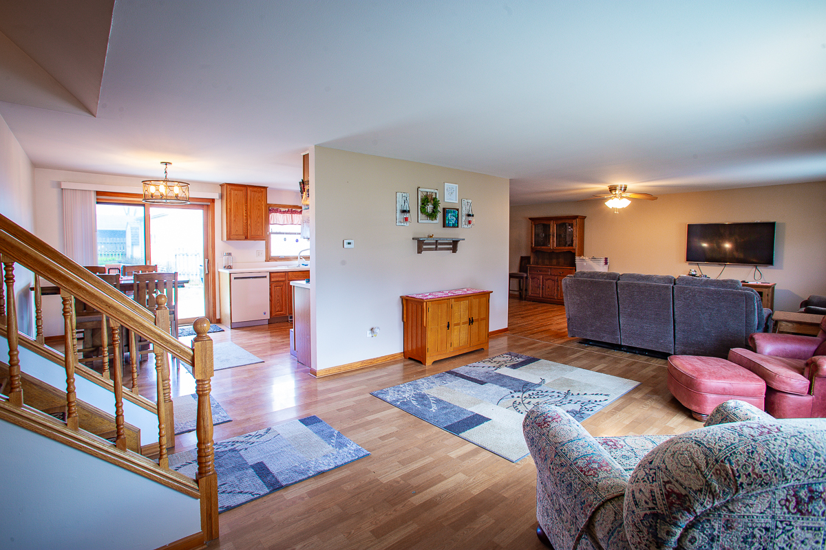 1500 Bates Lane, Schaumburg, IL 60193