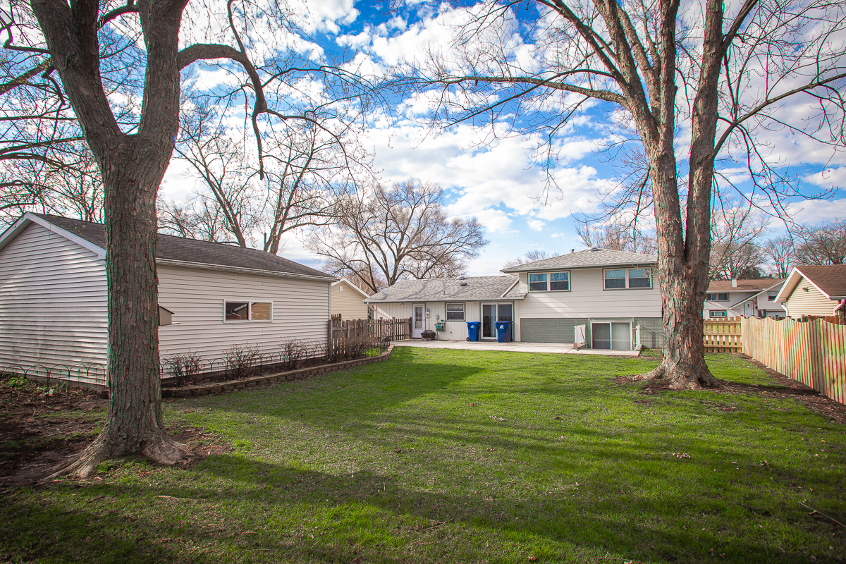 1500 Bates Lane, Schaumburg, IL 60193