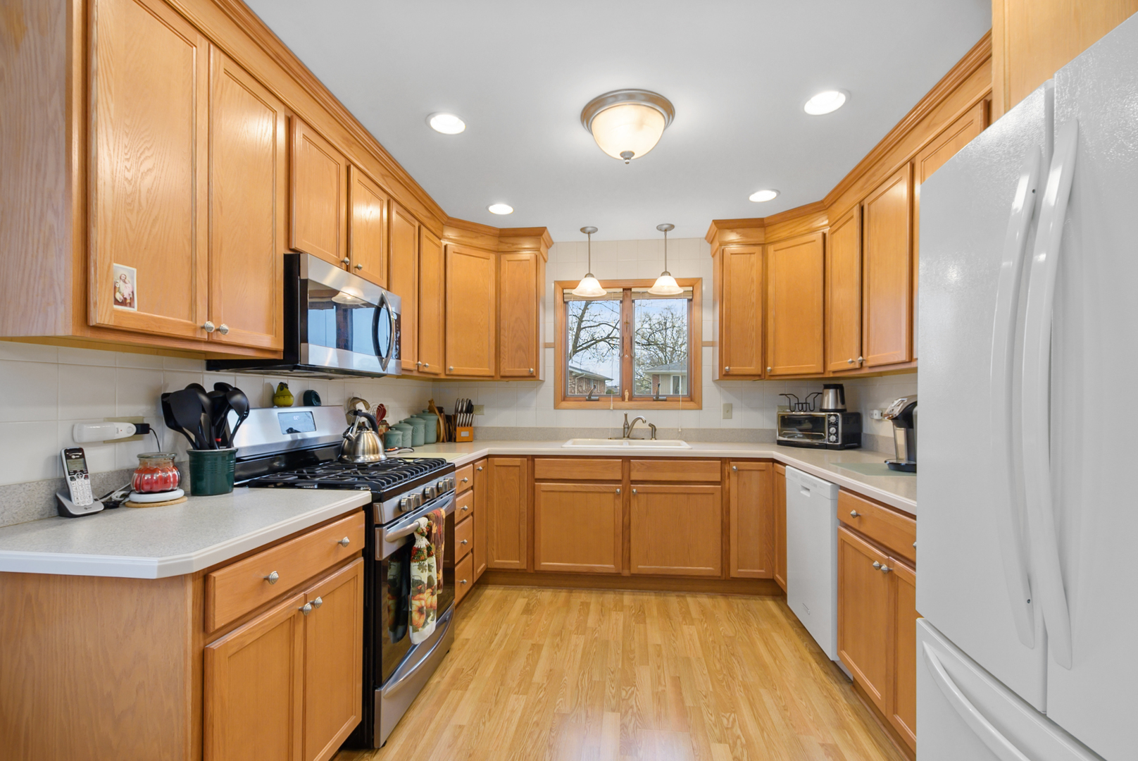 15329 Oak Road, Oak Forest, IL 60452