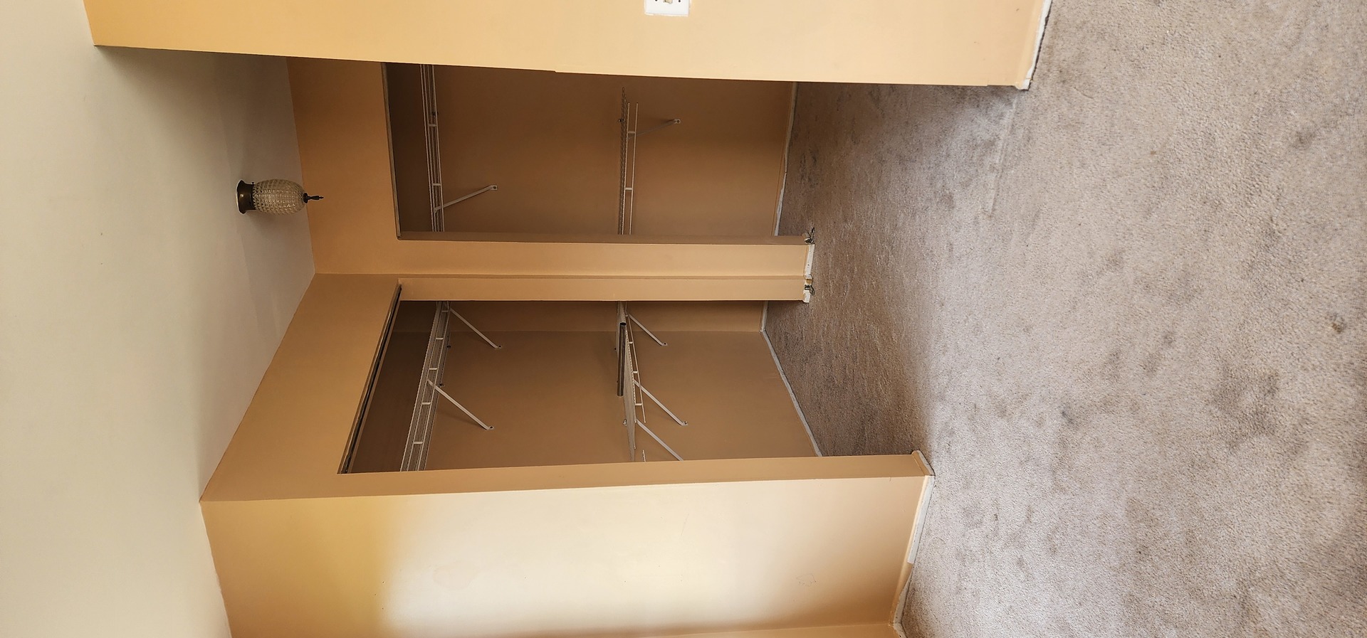 548 Alton Court, Carol Stream, IL 60188