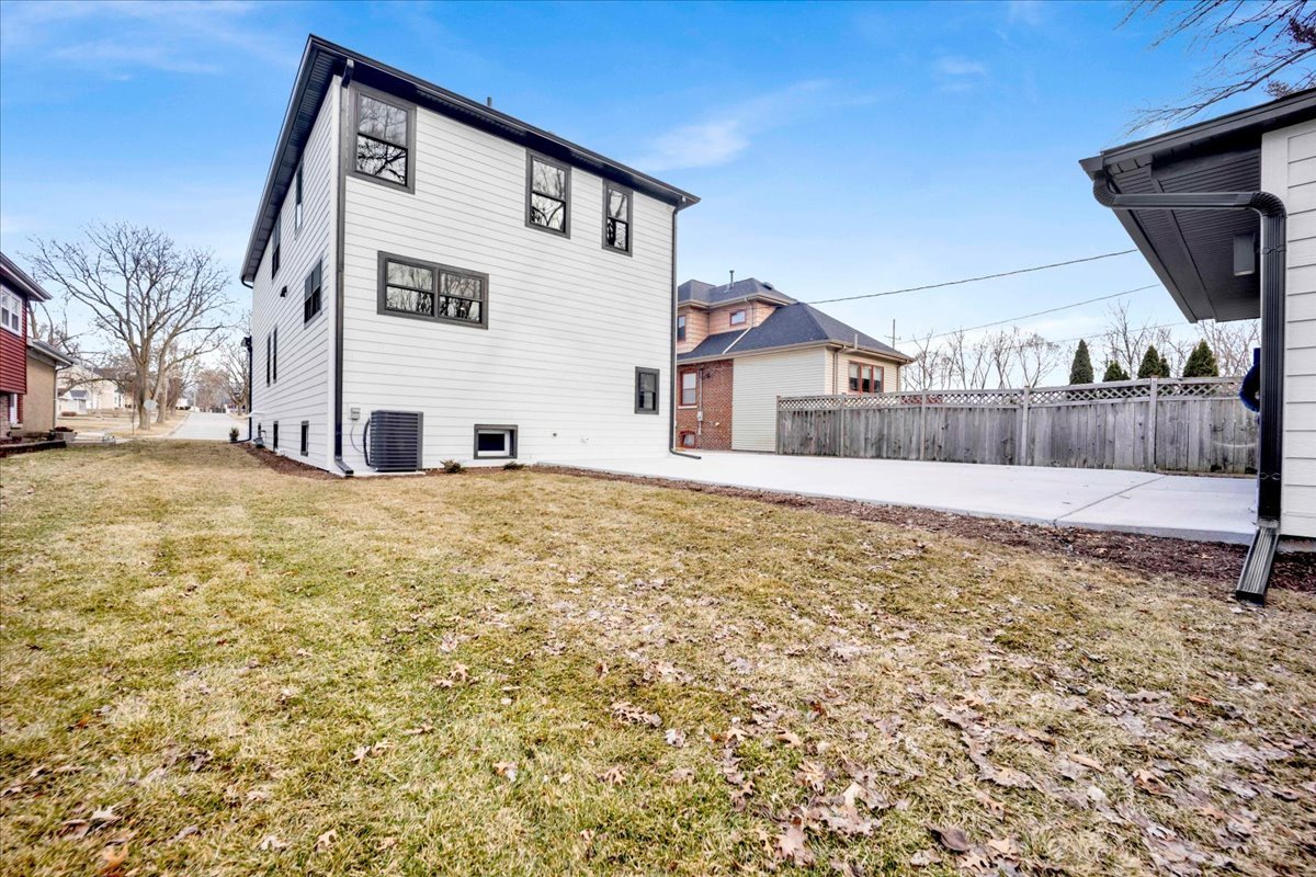 218 N Park Avenue, Lombard, IL 60148