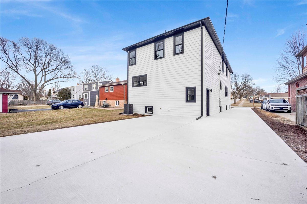 218 N Park Avenue, Lombard, IL 60148