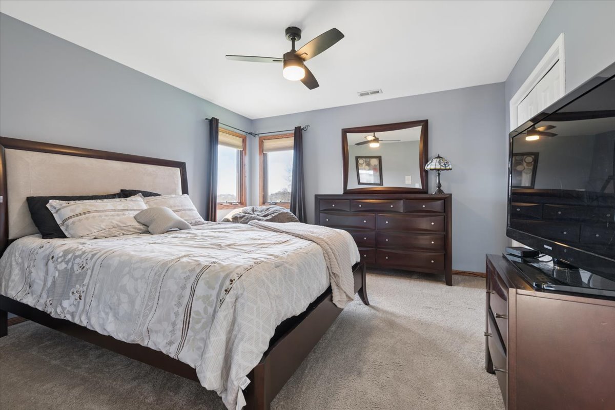 22124 Meadow Lake Place, Richton Park, IL 60471