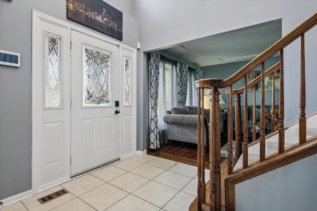 22124 Meadow Lake Place, Richton Park, IL 60471