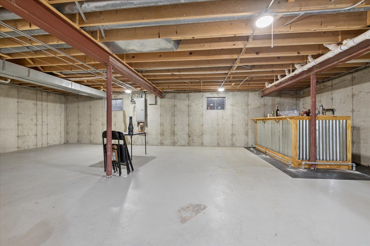 22124 Meadow Lake Place, Richton Park, IL 60471