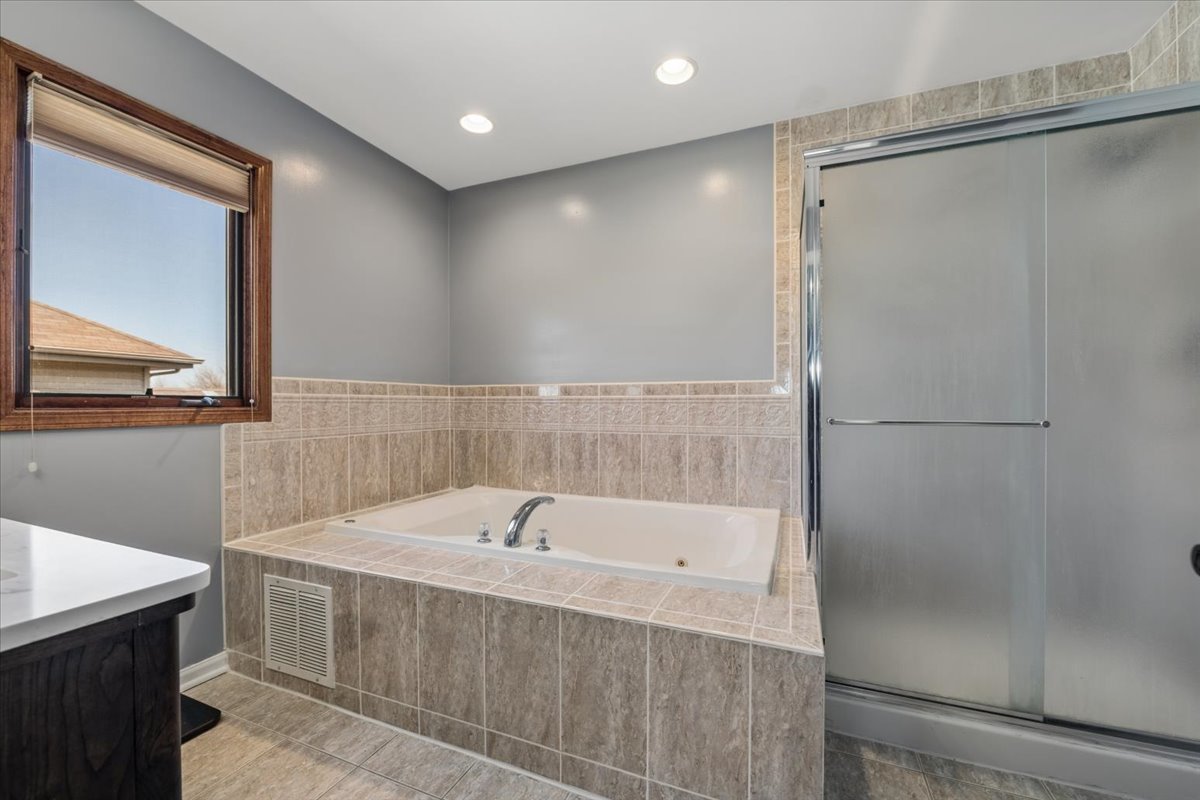 22124 Meadow Lake Place, Richton Park, IL 60471