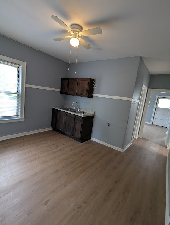 8601 S Kingston Avenue, Chicago, IL 60617