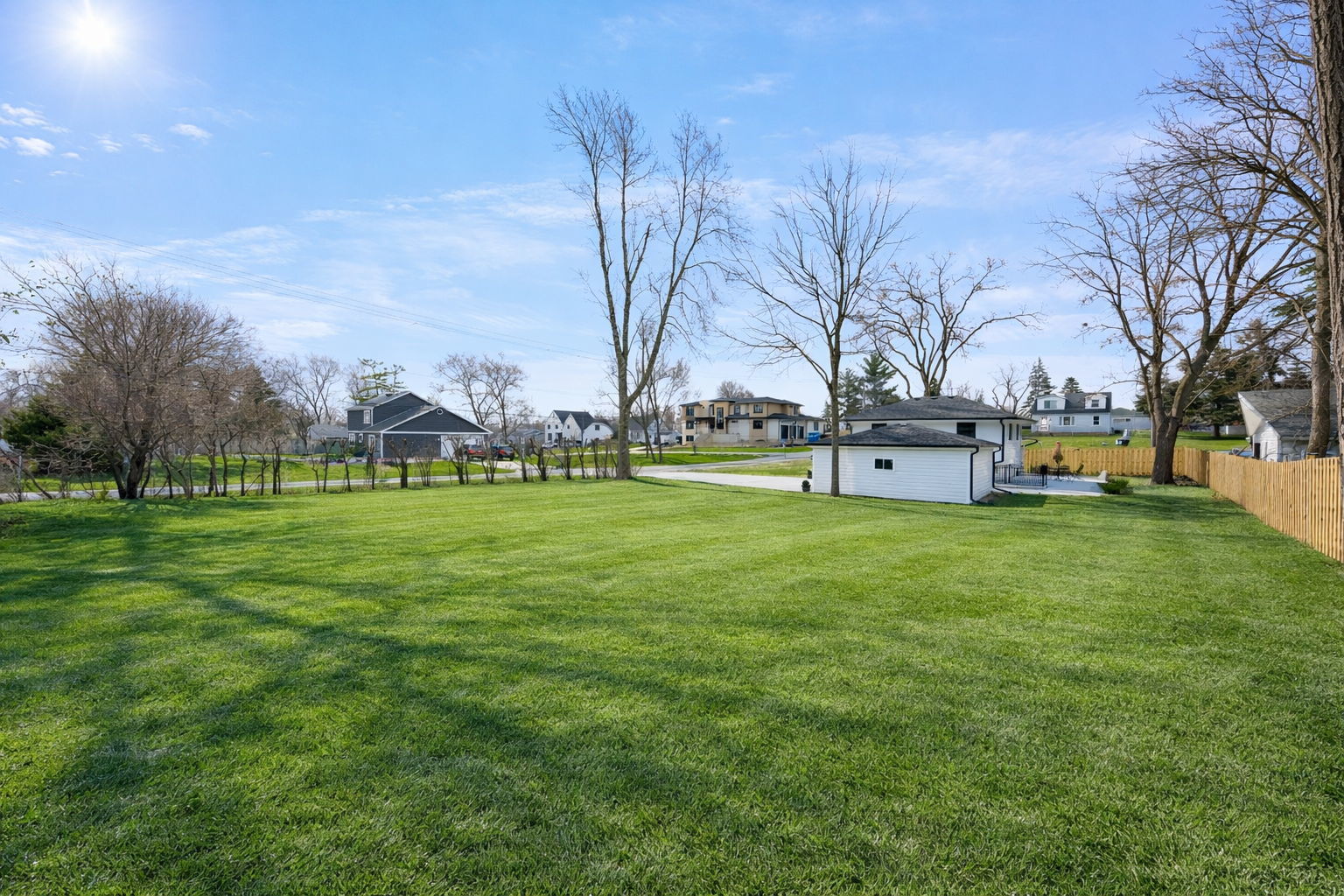 22W080 Valleyview Drive, Glen Ellyn, IL 60137