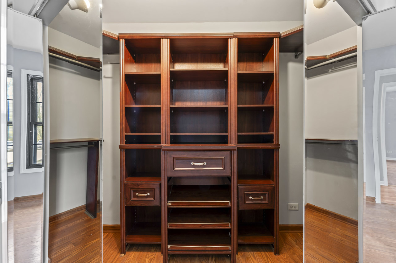 161 Oakwood Drive, Bolingbrook, IL 60440