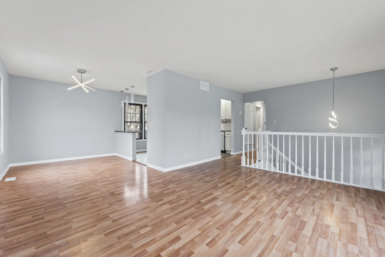 161 Oakwood Drive, Bolingbrook, IL 60440