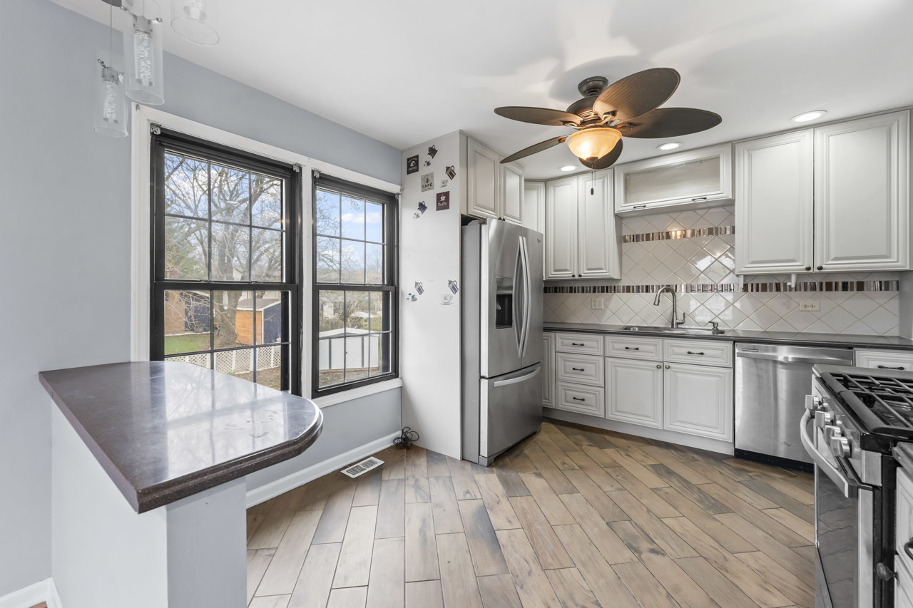 161 Oakwood Drive, Bolingbrook, IL 60440