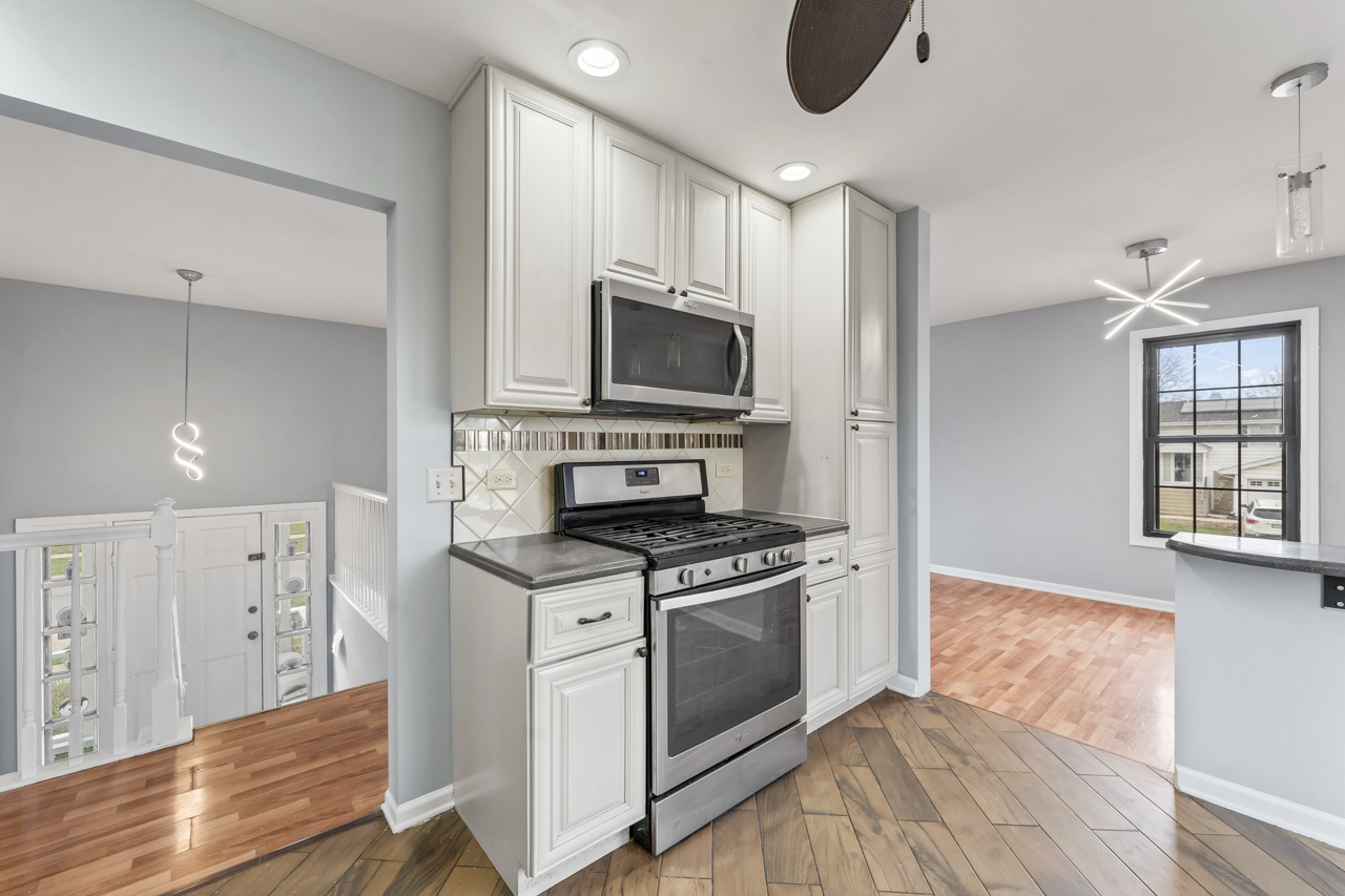 161 Oakwood Drive, Bolingbrook, IL 60440