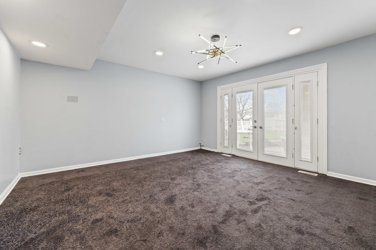 161 Oakwood Drive, Bolingbrook, IL 60440