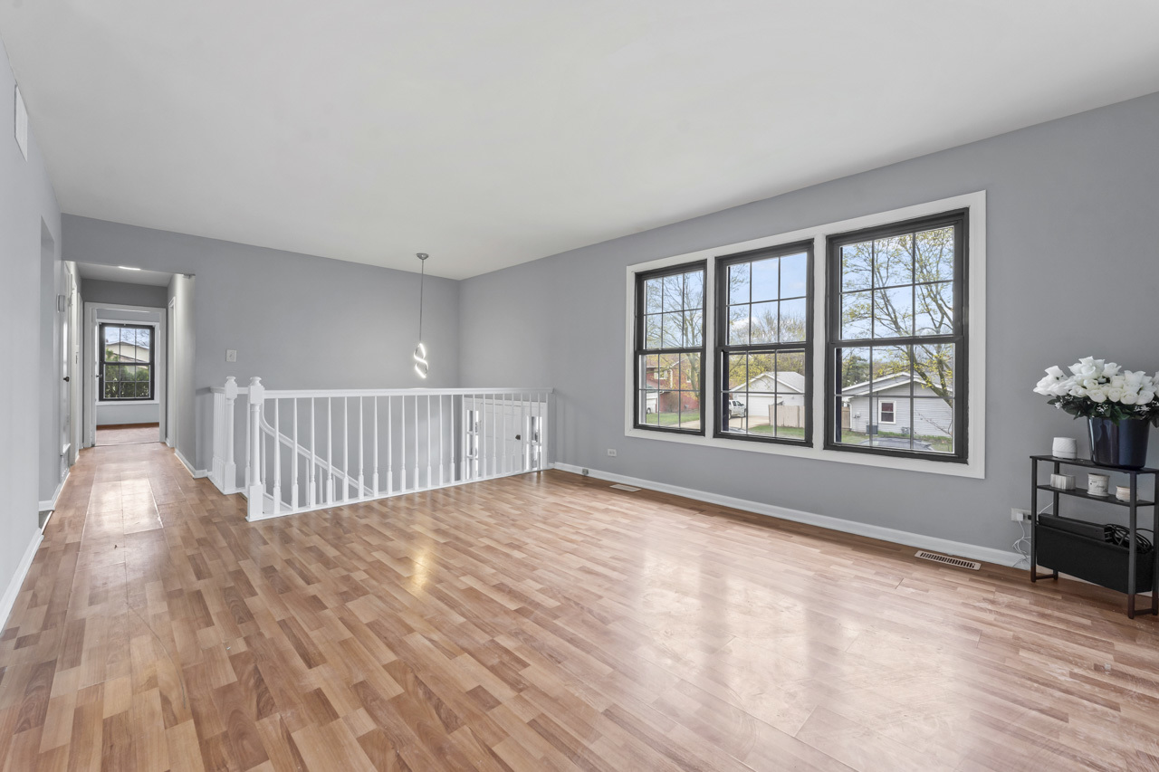 161 Oakwood Drive, Bolingbrook, IL 60440