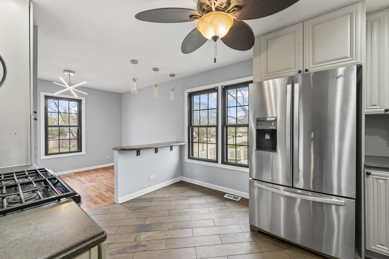 161 Oakwood Drive, Bolingbrook, IL 60440