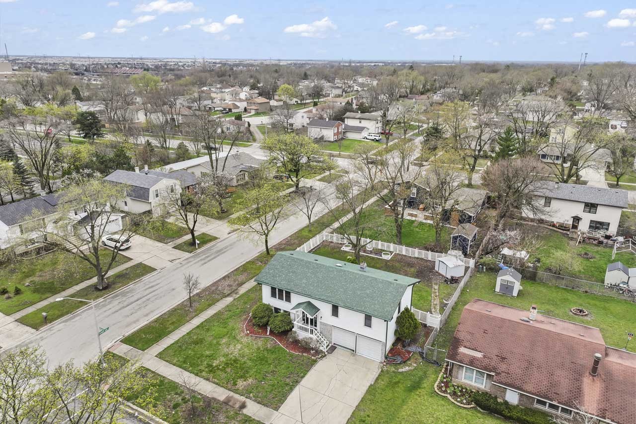 161 Oakwood Drive, Bolingbrook, IL 60440