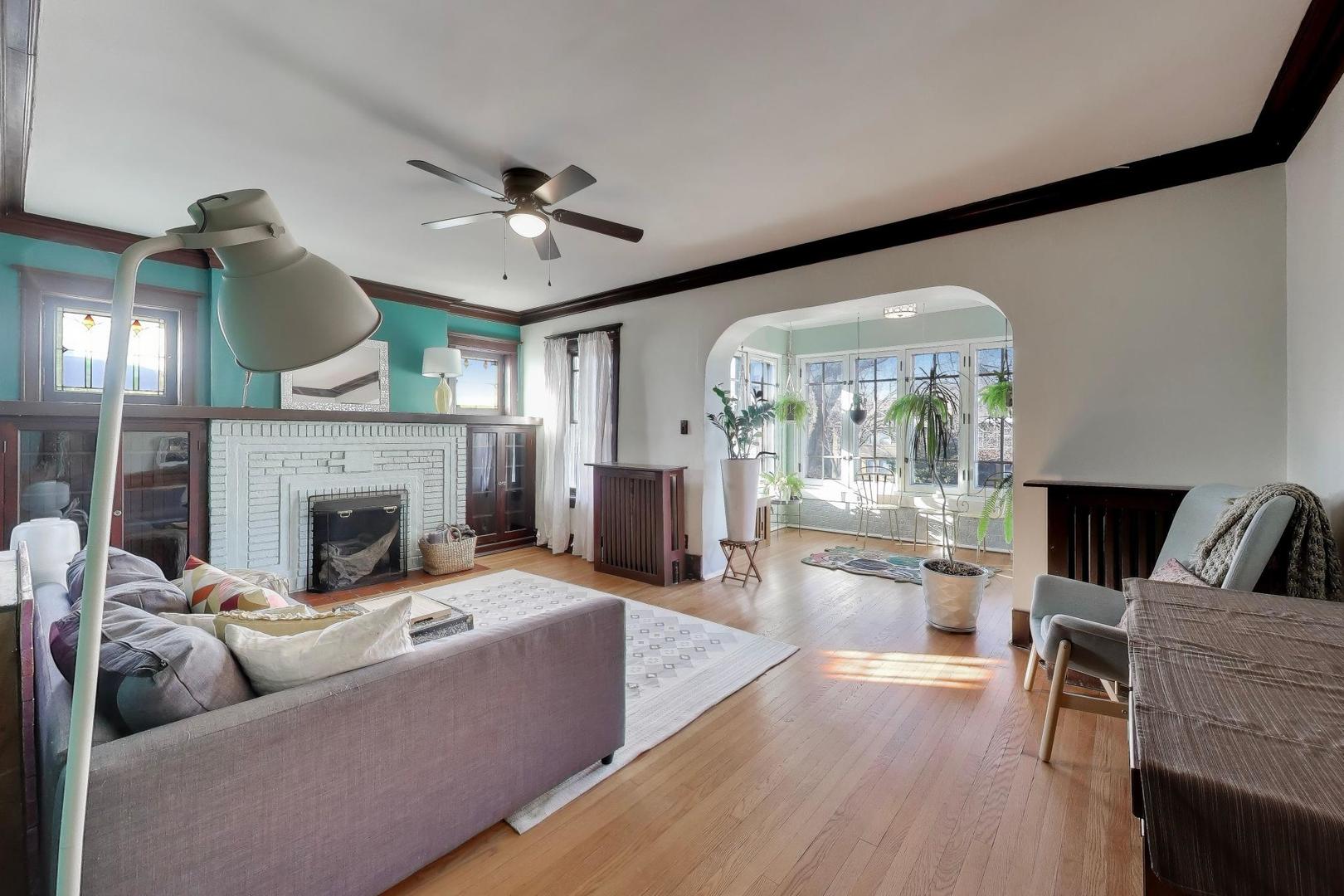 107 Washington Boulevard #2W, Oak Park, IL 60302