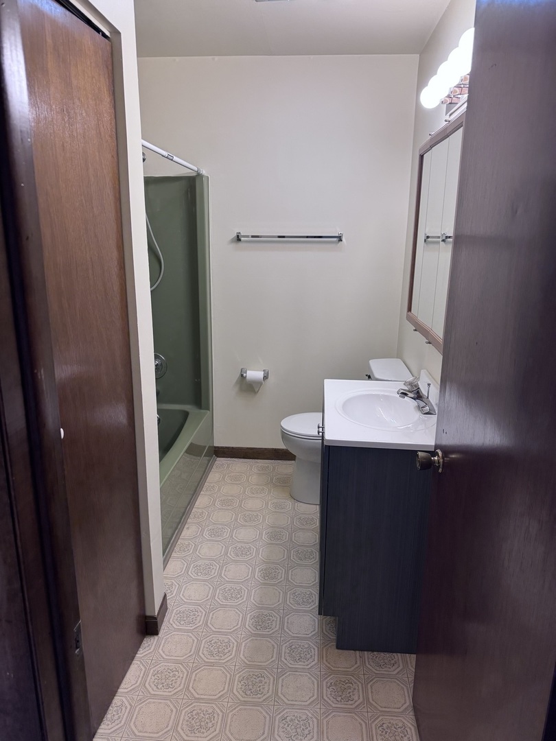 207 W Hydraulic Street #2, Yorkville, IL 60560