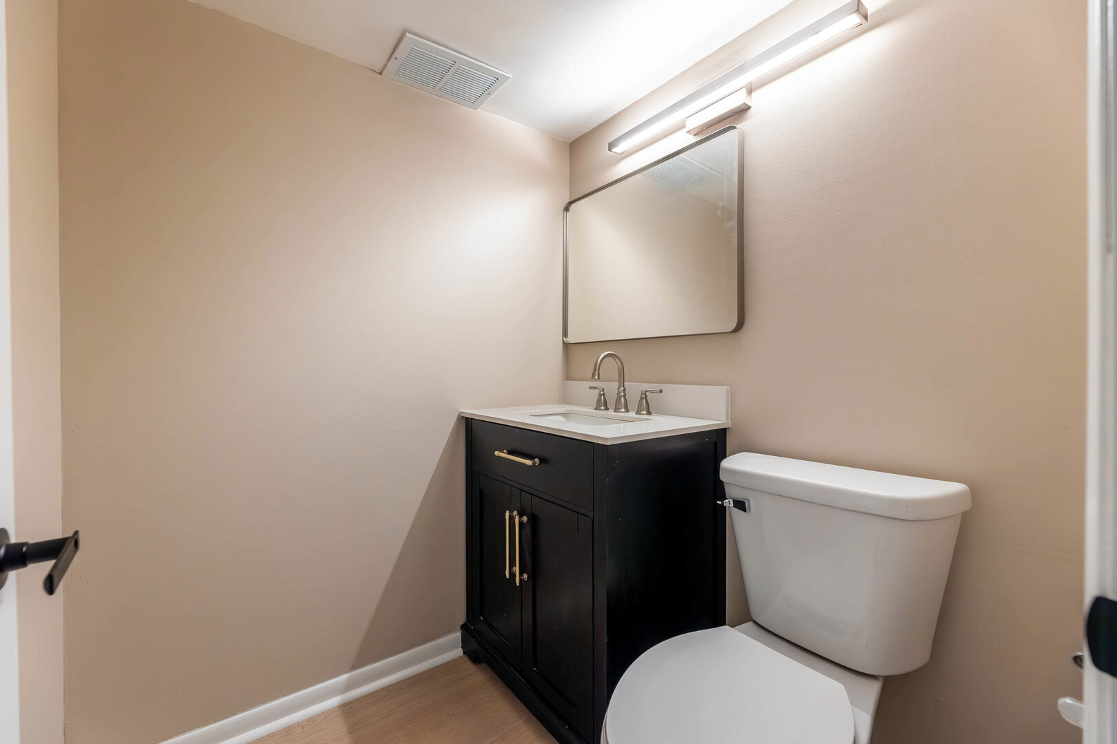 252 S Ellis Avenue, Glenwood, IL 60425