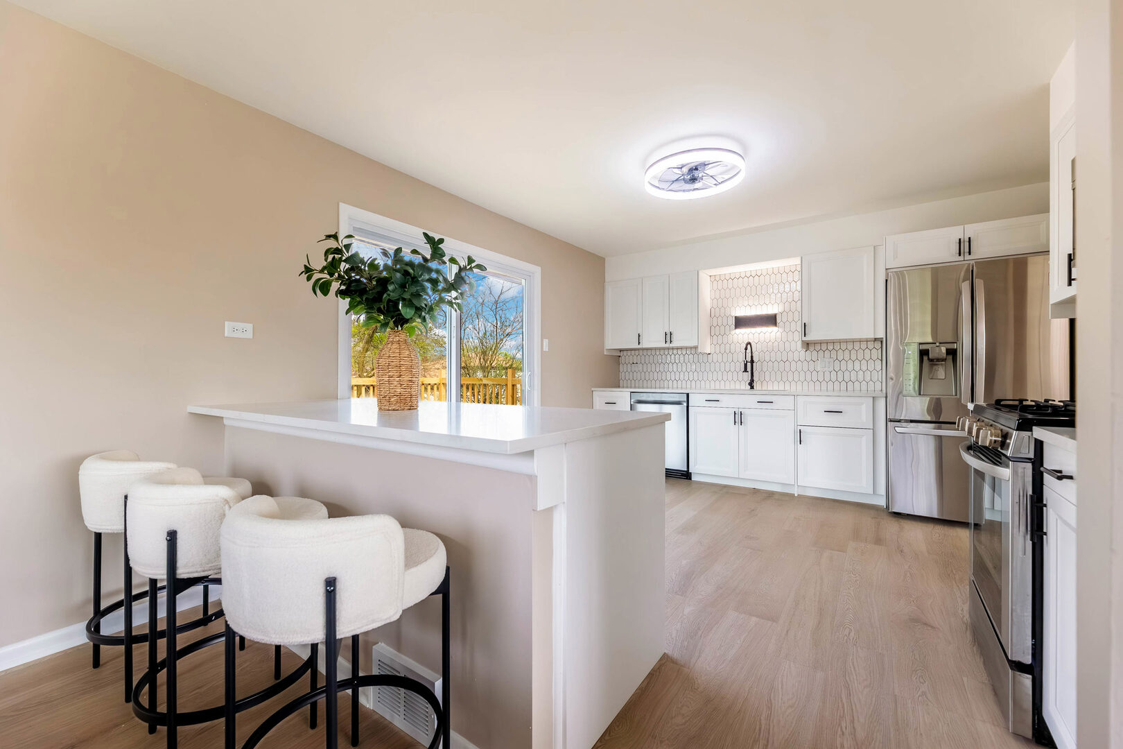 252 S Ellis Avenue, Glenwood, IL 60425