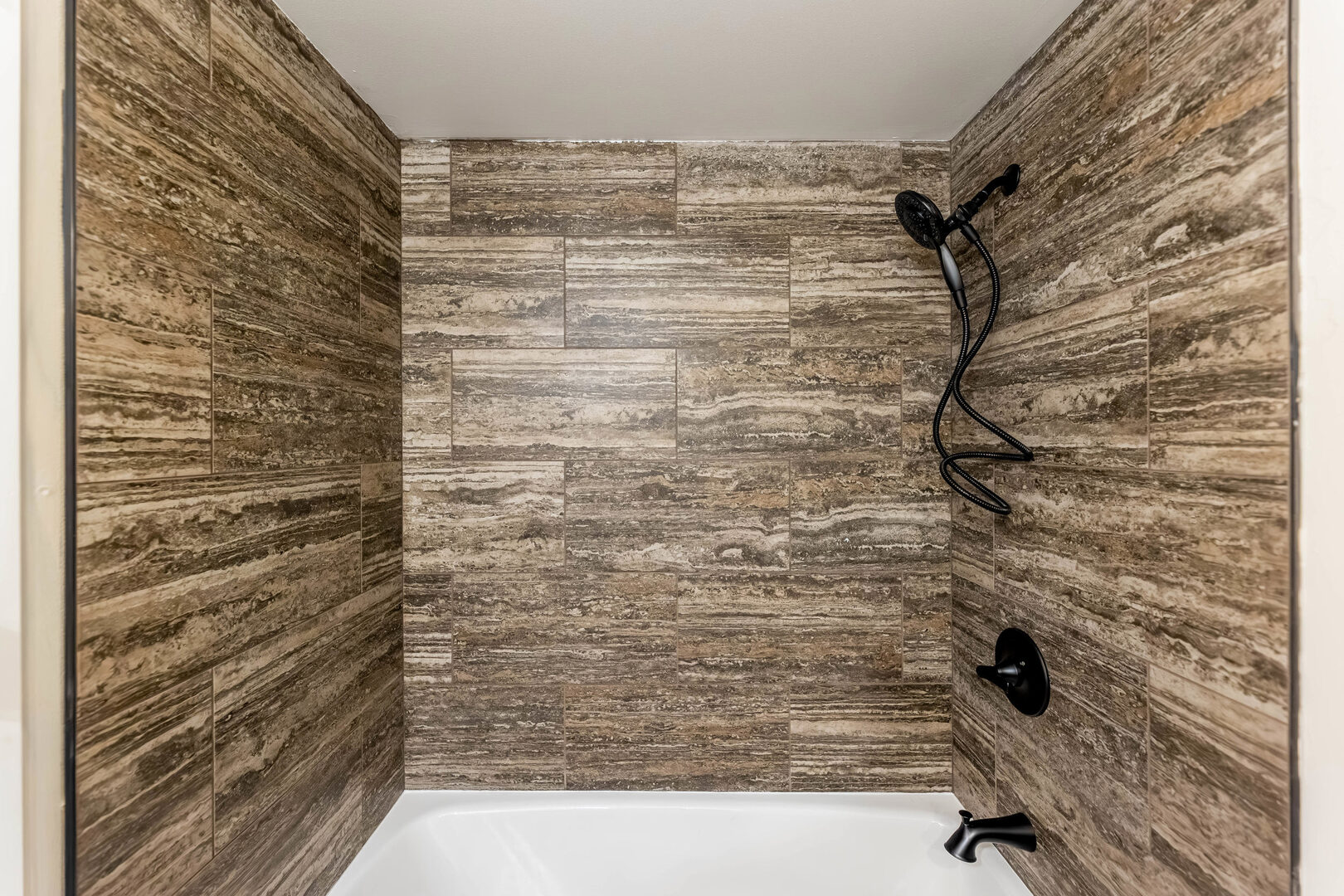 252 S Ellis Avenue, Glenwood, IL 60425