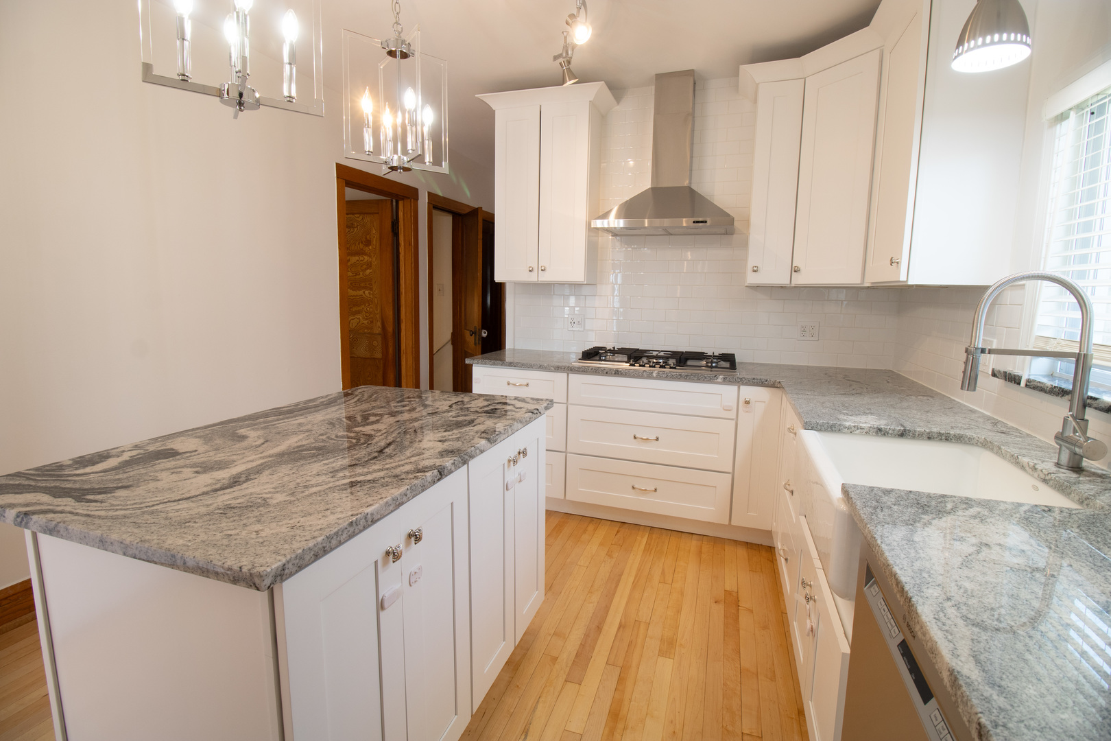 6840 30th Street, Berwyn, IL 60402