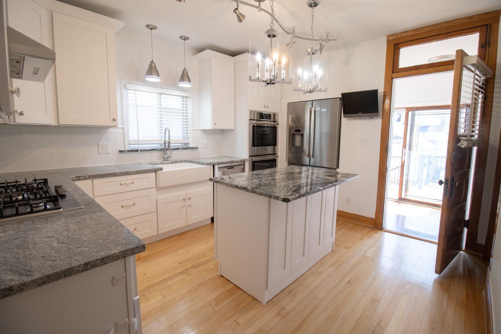 6840 30th Street, Berwyn, IL 60402