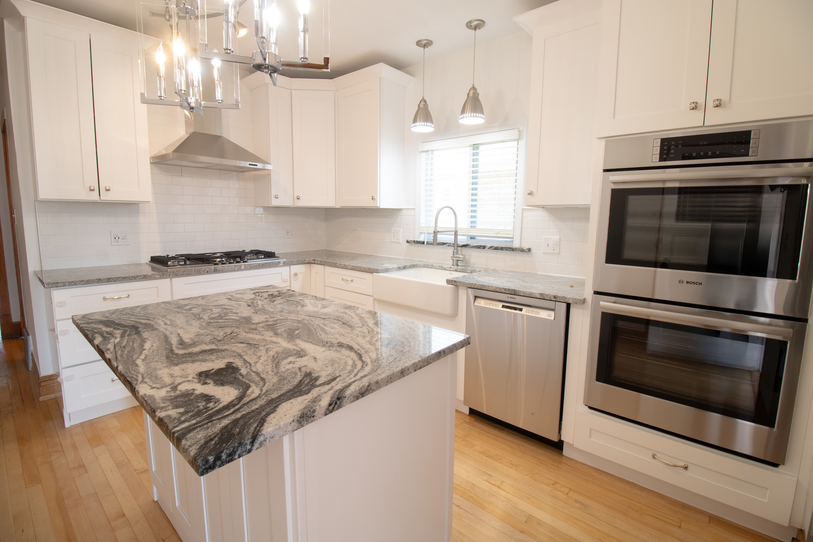 6840 30th Street, Berwyn, IL 60402