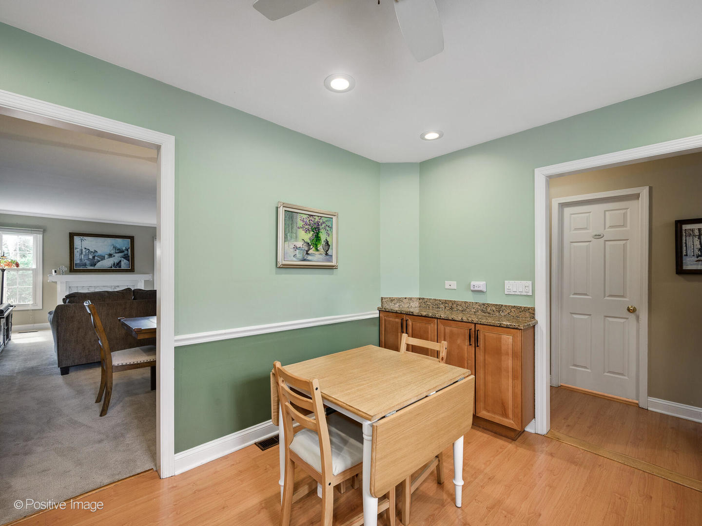 1150 Oakview Drive, Wheaton, IL 60187