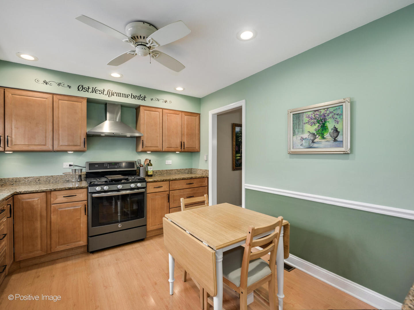 1150 Oakview Drive, Wheaton, IL 60187