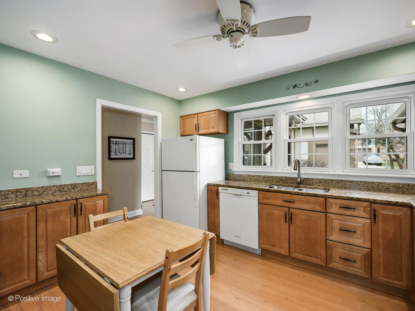 1150 Oakview Drive, Wheaton, IL 60187