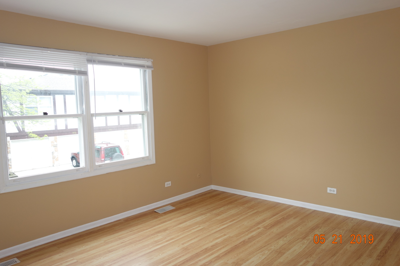 300 Meadow Court #300, Vernon Hills, IL 60061