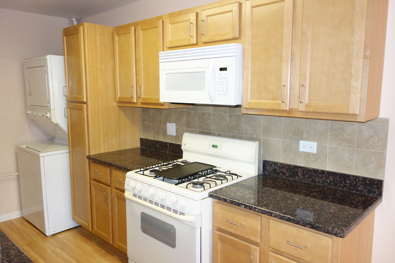 300 Meadow Court #300, Vernon Hills, IL 60061