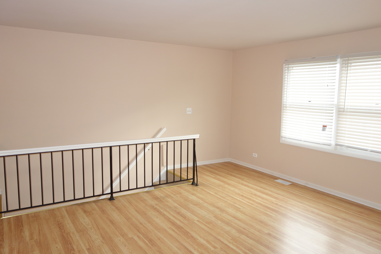 300 Meadow Court #300, Vernon Hills, IL 60061