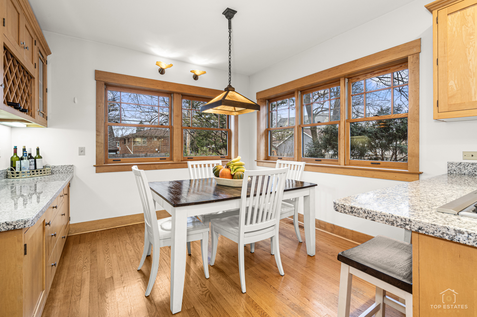 82 Lawton Road, Riverside, IL 60546