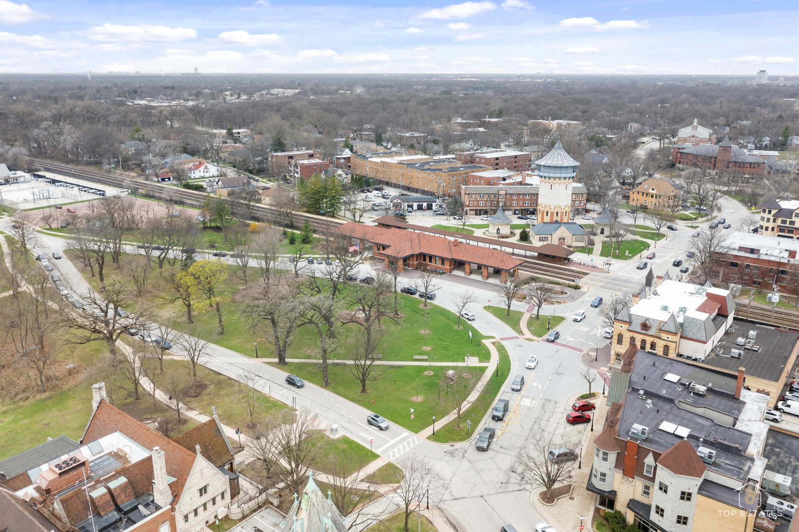 82 Lawton Road, Riverside, IL 60546