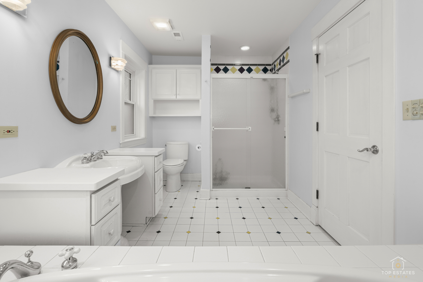 82 Lawton Road, Riverside, IL 60546