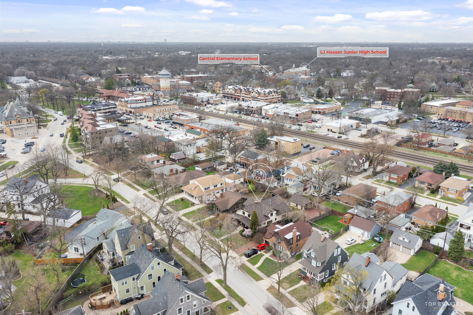 82 Lawton Road, Riverside, IL 60546