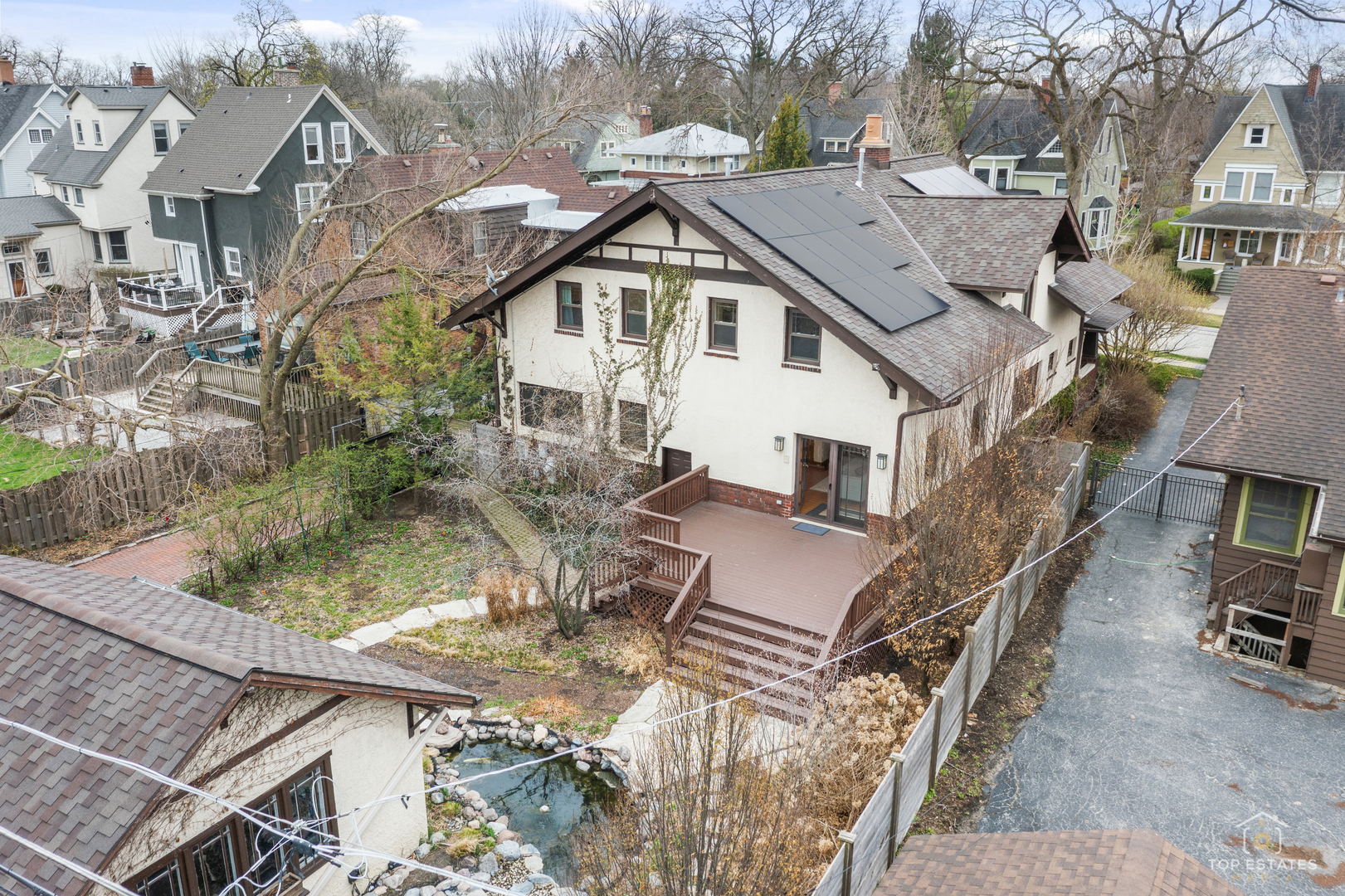 82 Lawton Road, Riverside, IL 60546