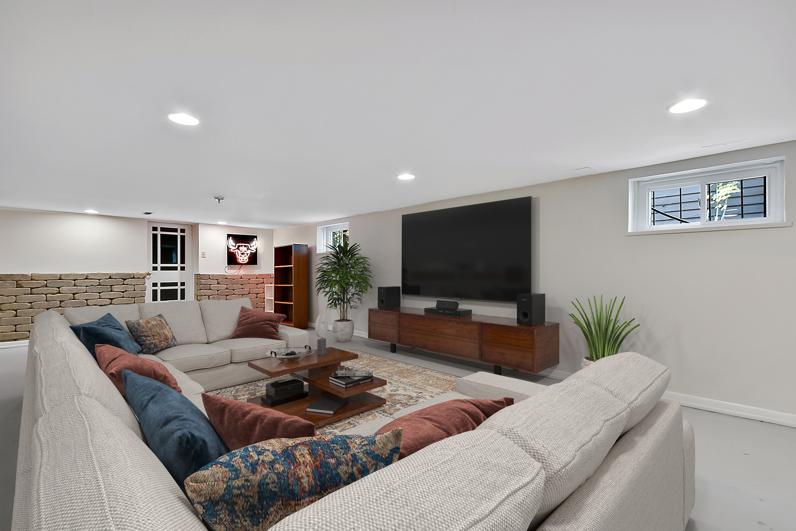 82 Lawton Road, Riverside, IL 60546