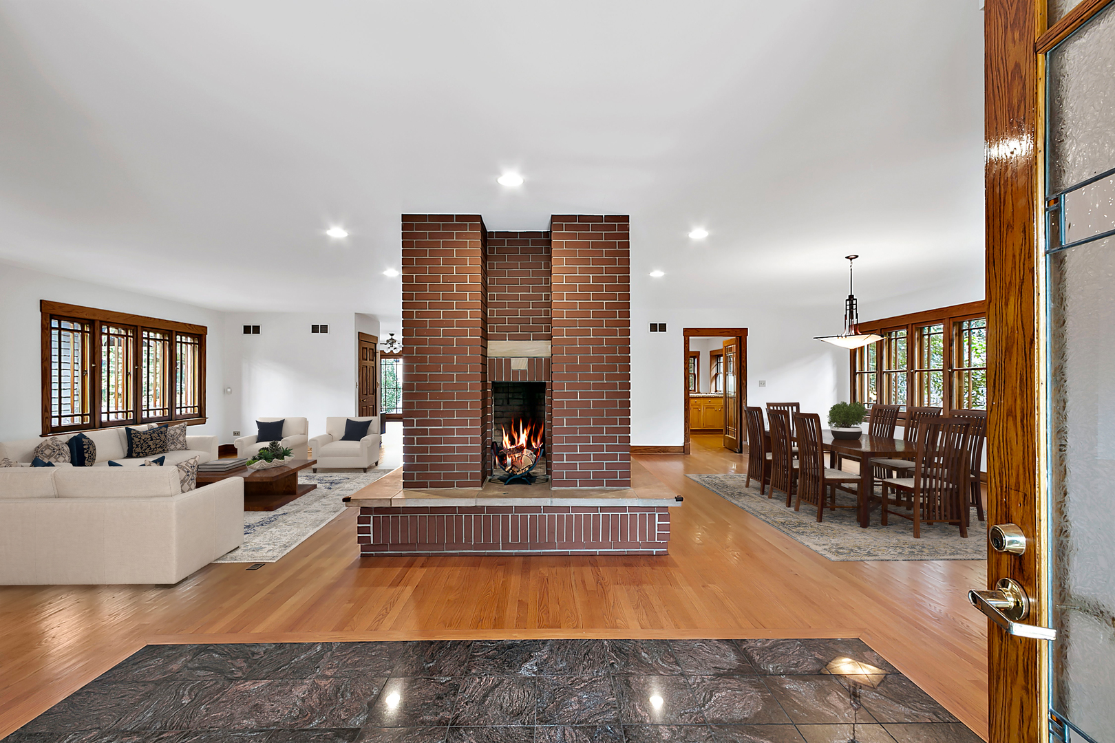 82 Lawton Road, Riverside, IL 60546